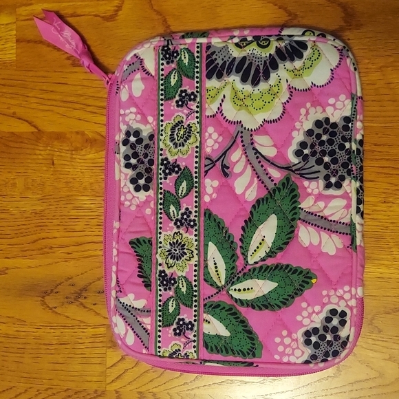 Vera Bradley Tablet Case Priscilla Pink Pattern, Like New - Picture 3 of 7
